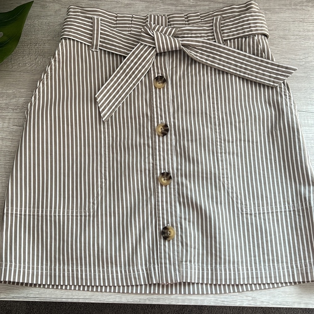 XS Abercrombie Tie Waist Skirt